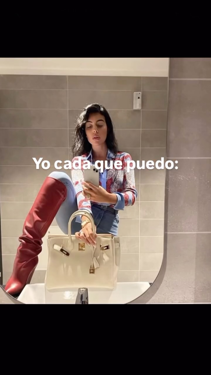Alguien tiene que romper el patrón familiar y dar la cara por el glamour 💅✨